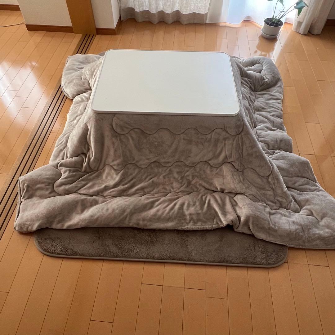 ニトリ 正方形リバーシブルこたつ(LC2370WH) +薄掛布団（LPCGY