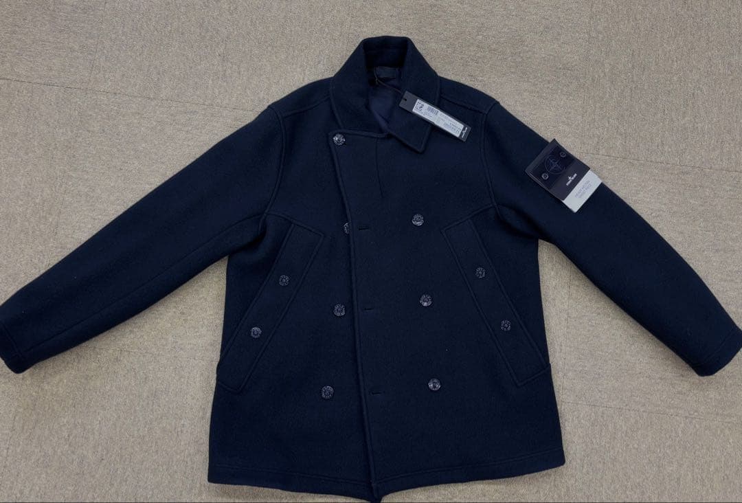 【ほぼ未使用品】定価20万 Stone  Ghost ピーコート ほぼ未使用品】定価20万 Stone island Ghost ピーコート - メルカリ