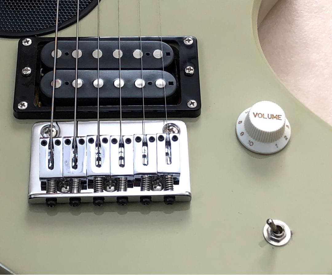 超美品】ZO-3 グレー アンプ内蔵ミニギター 専用ケース付 ぞーさん