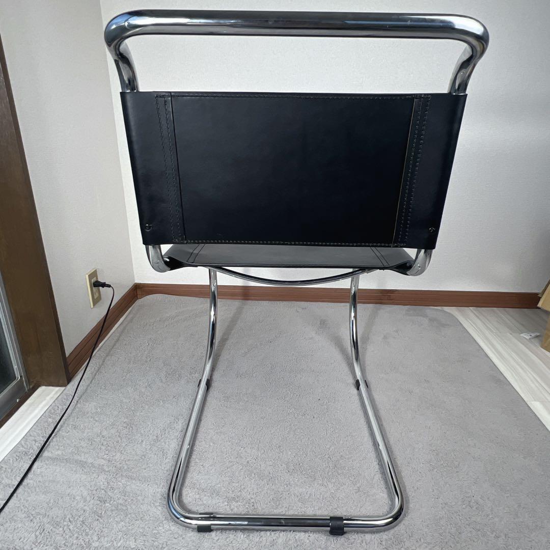 バウハウス風 デザイン椅子 ブラックレザー 高耐久の通販はau PAY