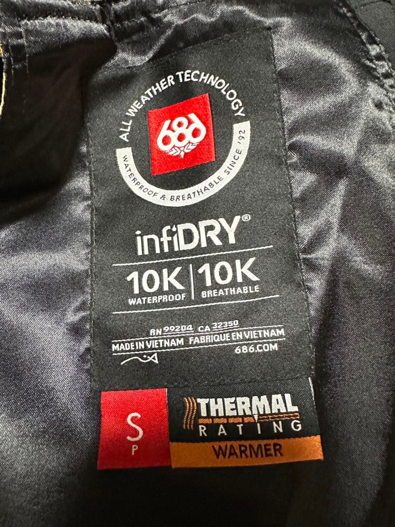 超美品　686ビブパンツ　レディース