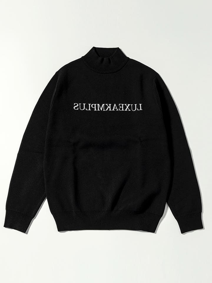 LUXEAKMPLUS / 23AW フロントロゴモックネックニット セーター LUXE AKM PLUS リュクスエイケイエムプラス ゴルフ フロントロゴモック