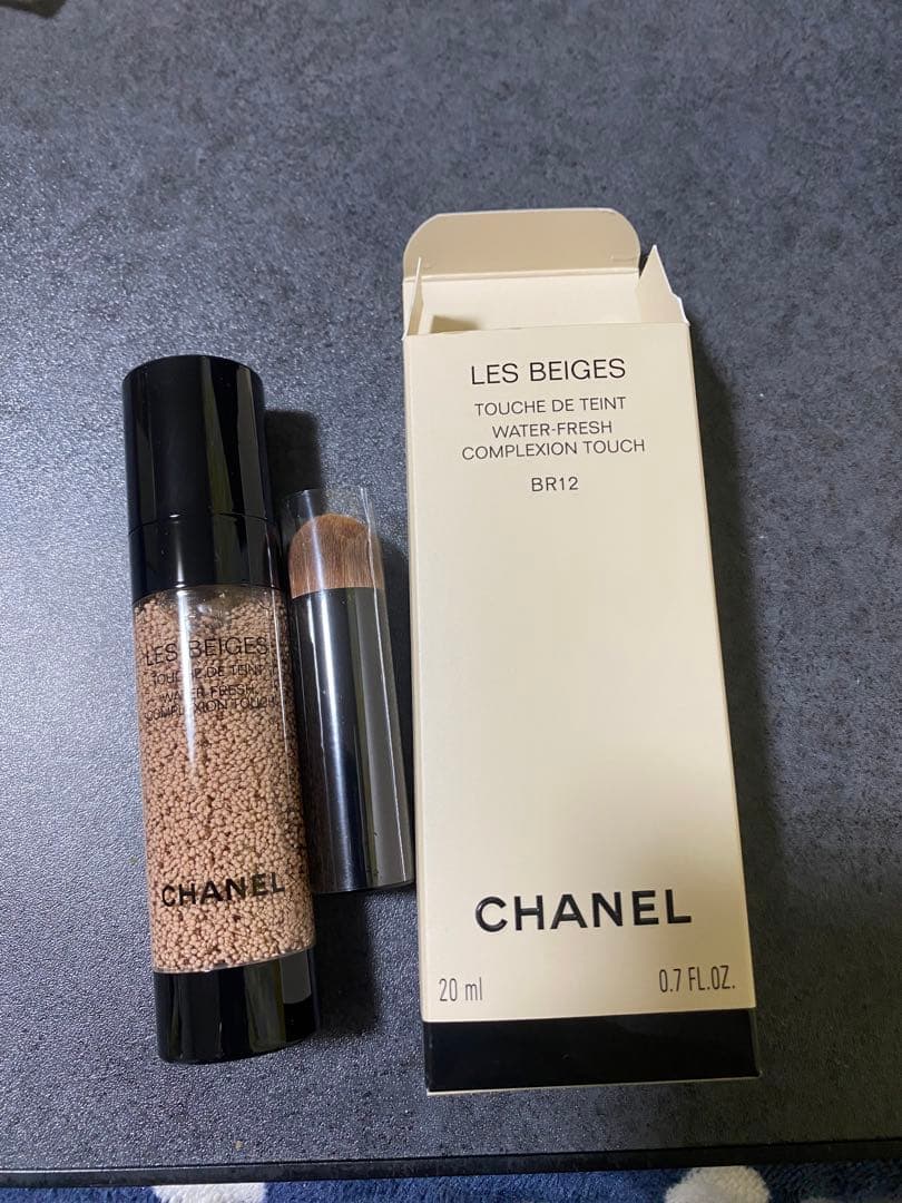 ファンデーション CHANEL LES BEIGES BR12 20ml LES BEIGES Healthy glow foundation hydration and longwear Br12