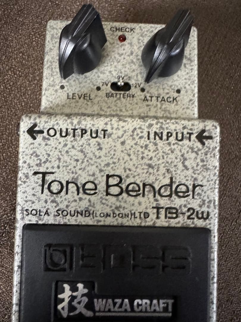 ギター BOSS Tone Bender TB-2W Boss Waza Craft TB-2W Tone Bender Review - Premier Guitar