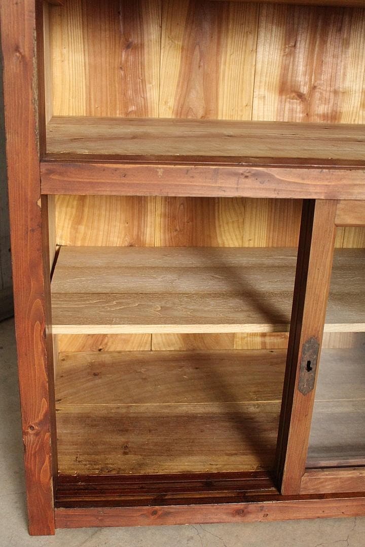 古く味のある木枠ガラス戸棚 食器棚 水屋 キャビネット 古家具