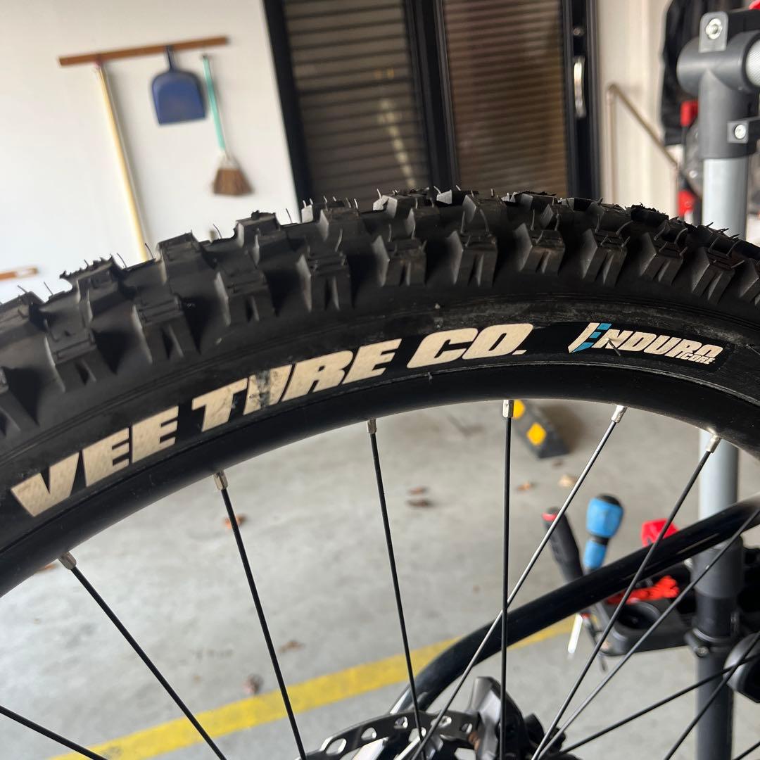 ENDUROcore／チューブレスレディ 27.5×2.5 未走行／完成車外し
