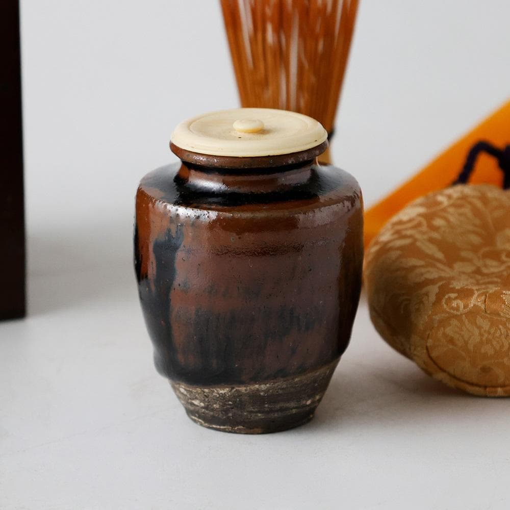 時代年代物 古瀬戸 肩衝茶入 仕覆 黄布 茶道具 濃茶入れ げ蓋 - メルカリ