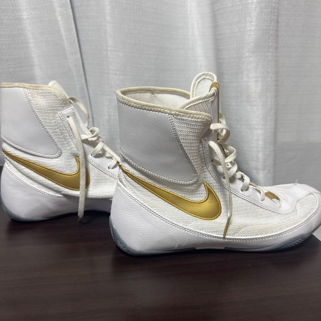 Nike ボクシングシューズ ホワイト/ゴールド - メルカリ