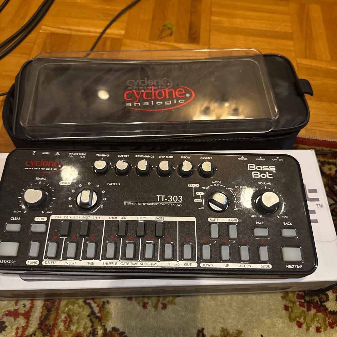 Cyclone TT-303 アナログシンセサイザー - メルカリ