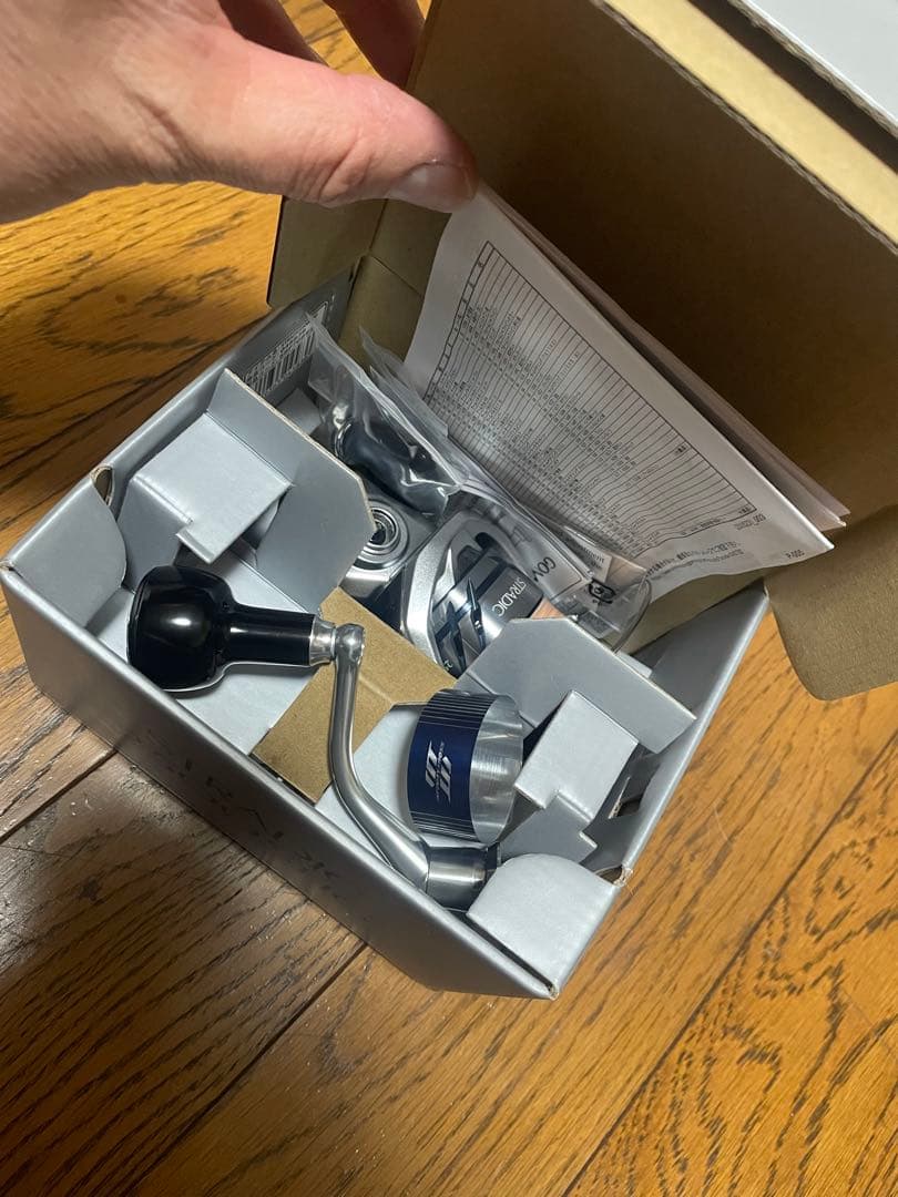 シマノ 23 ストラディック 2500SHG 新品 ゴメクサスノブ ライン付