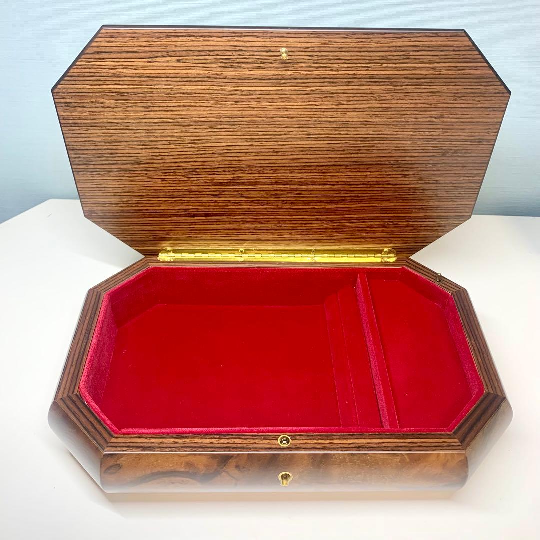 未使用品！木製 オルゴール ジュエリーボックス 宝石箱 鍵付き