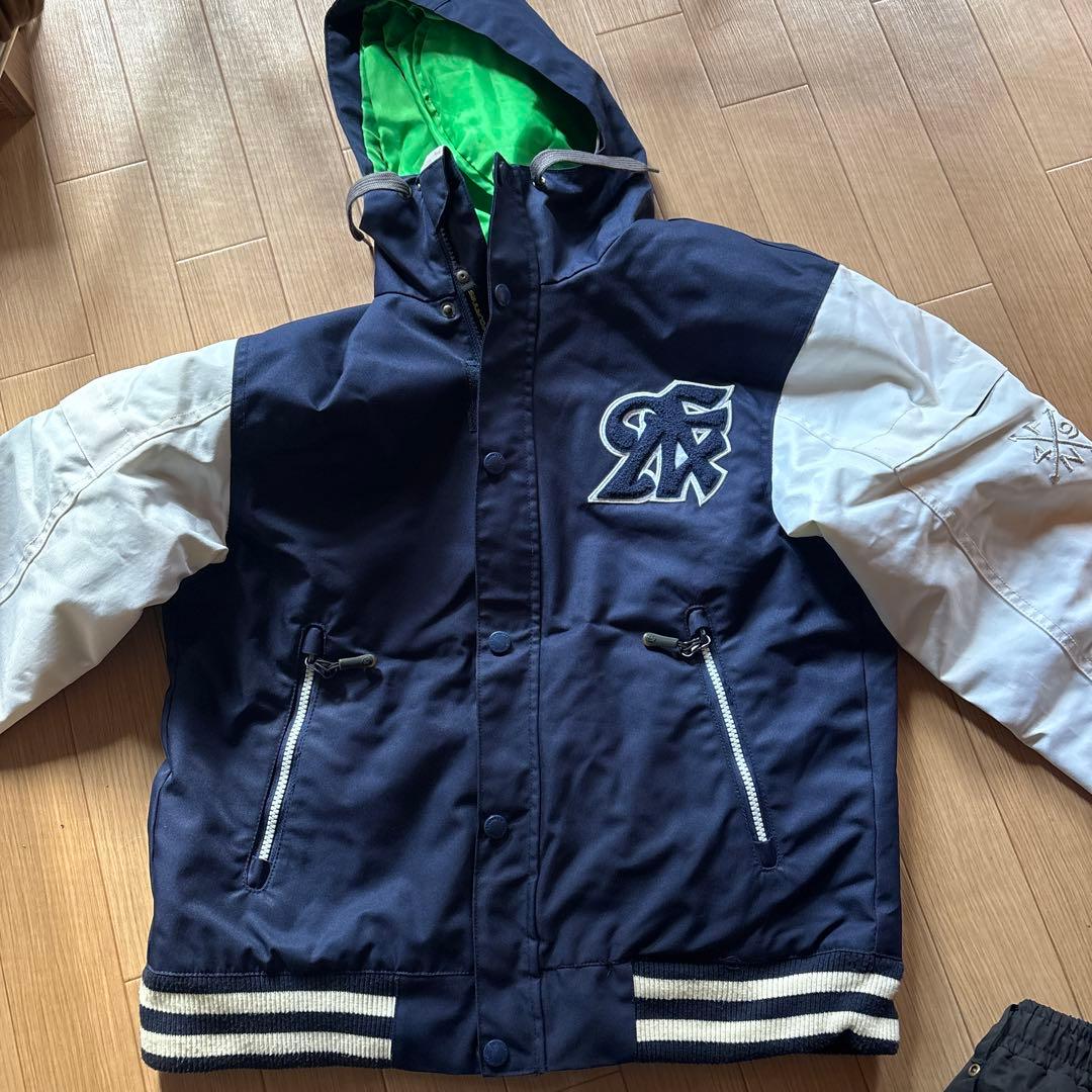 FOURNINES スノーボードウェアセット 150サイズ FOURNINES スノーボードウェアセット 150サイズ FOUR NINES