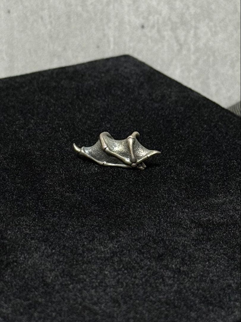 即購入OK‼️非売品】Bloody Mary コウモリデザイン イヤーカフ片耳