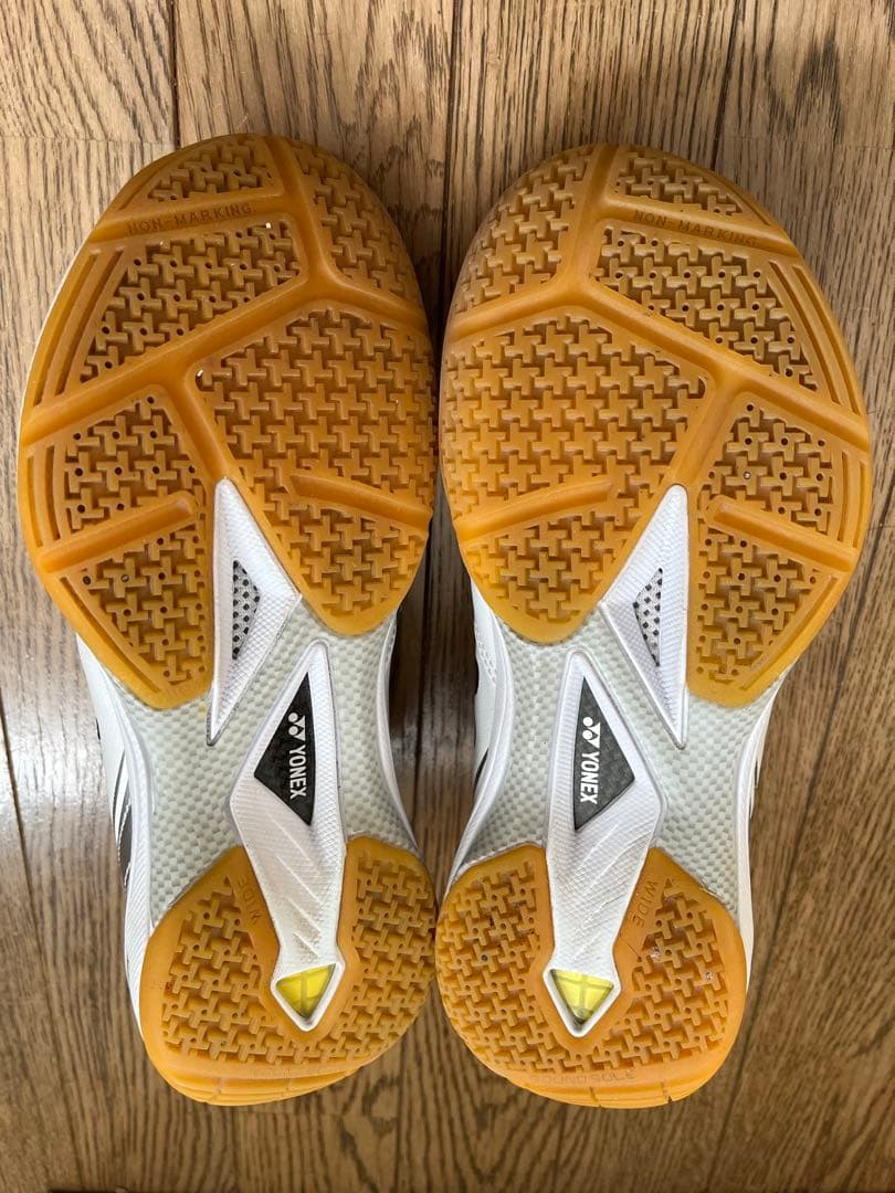 YONEX バドミントンシューズ 24.5cm パワークッション65Zワイド