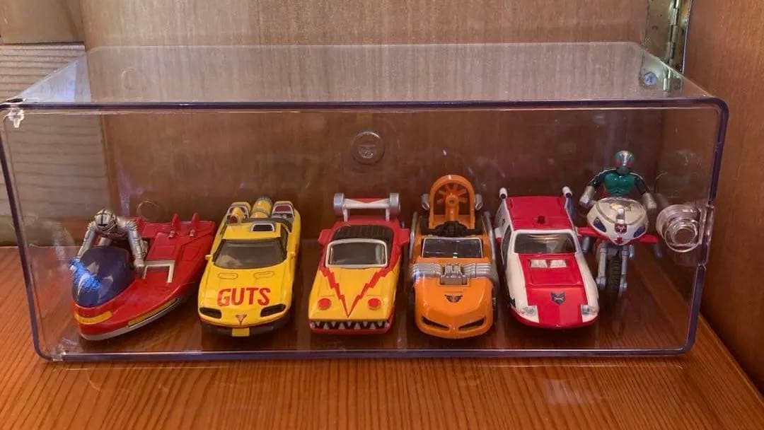 キャラウィール 6台 セット ホットウィール」からベーシックカー6台と遊べるコース、ステッカーが