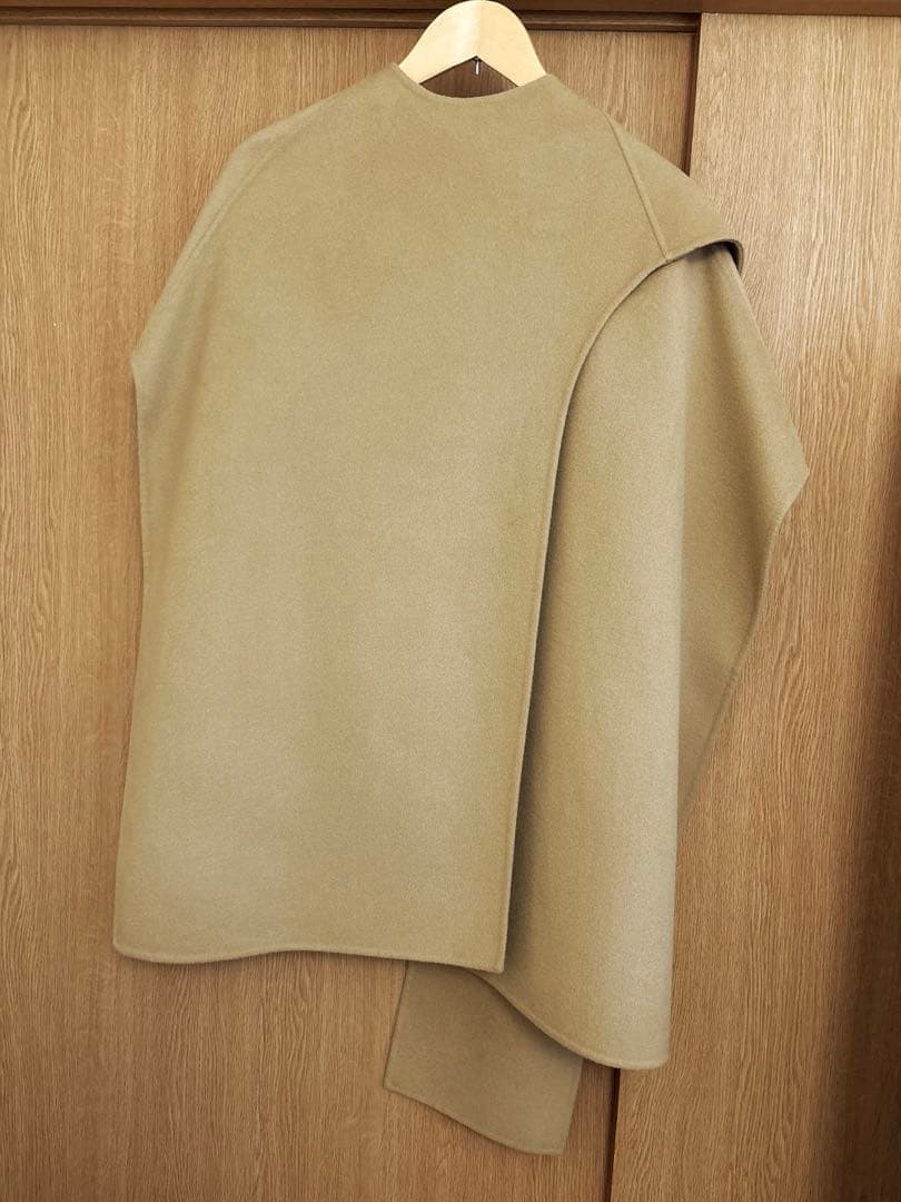 COS ウールブレンドケープ - メルカリ