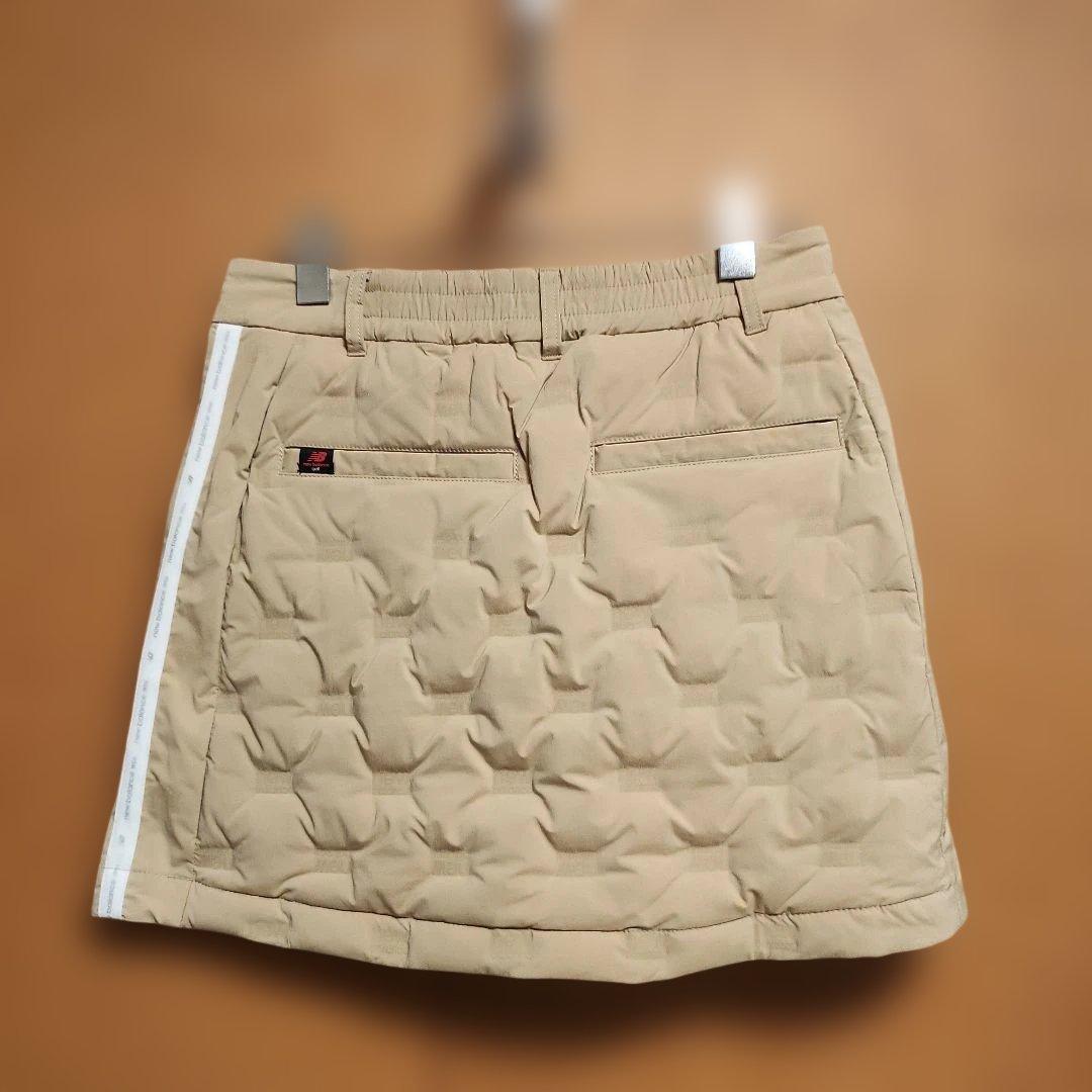 new balanceのベージュ キルティング ダウンジャケットスカートセット
