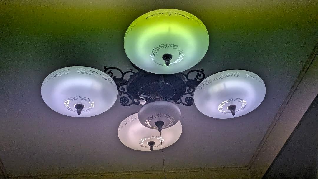 シャンデリア 昭和レトロ 4灯+1灯 ヒカリ蛍光灯器具 小泉産業 - メルカリ