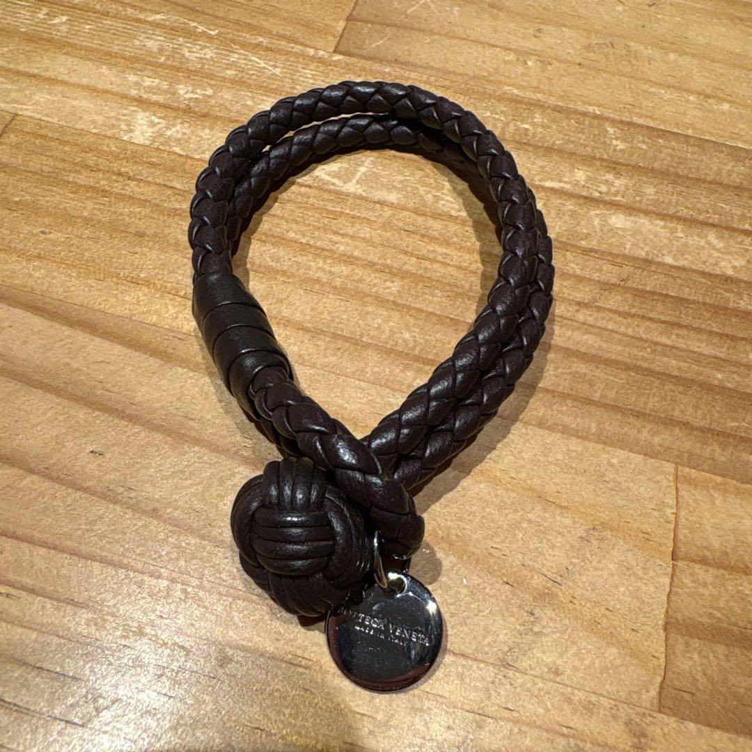 Bottega Veneta ダークブラウン レザー 編み込みブレスレット BOTTEGAVENETA ブレスレット レザー プレート編み込みダークブラウン