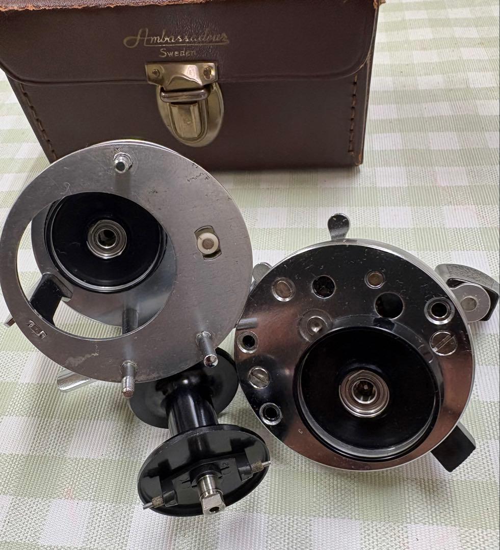 アブガルシア アンバサダー 2500C シルバー + Abu リール ケースの通販