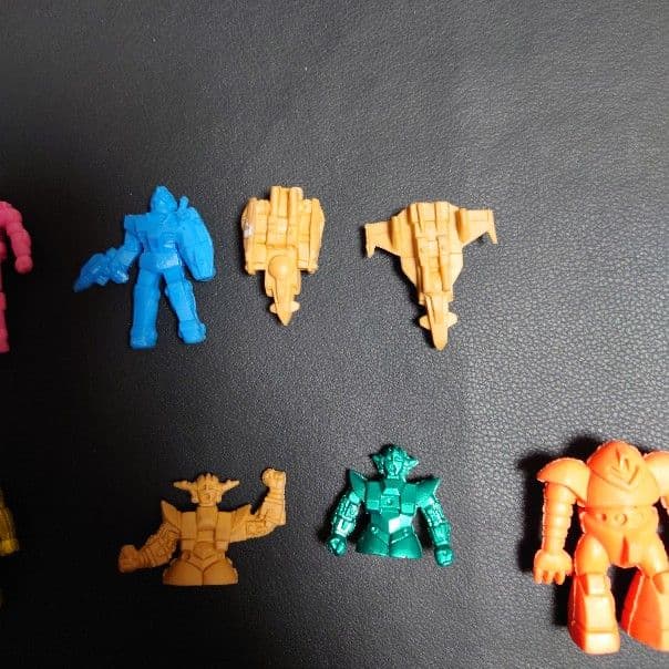 イ*ー様 昭和レトロ ガン消し ガンダム 消しゴム 約40体 - メルカリ