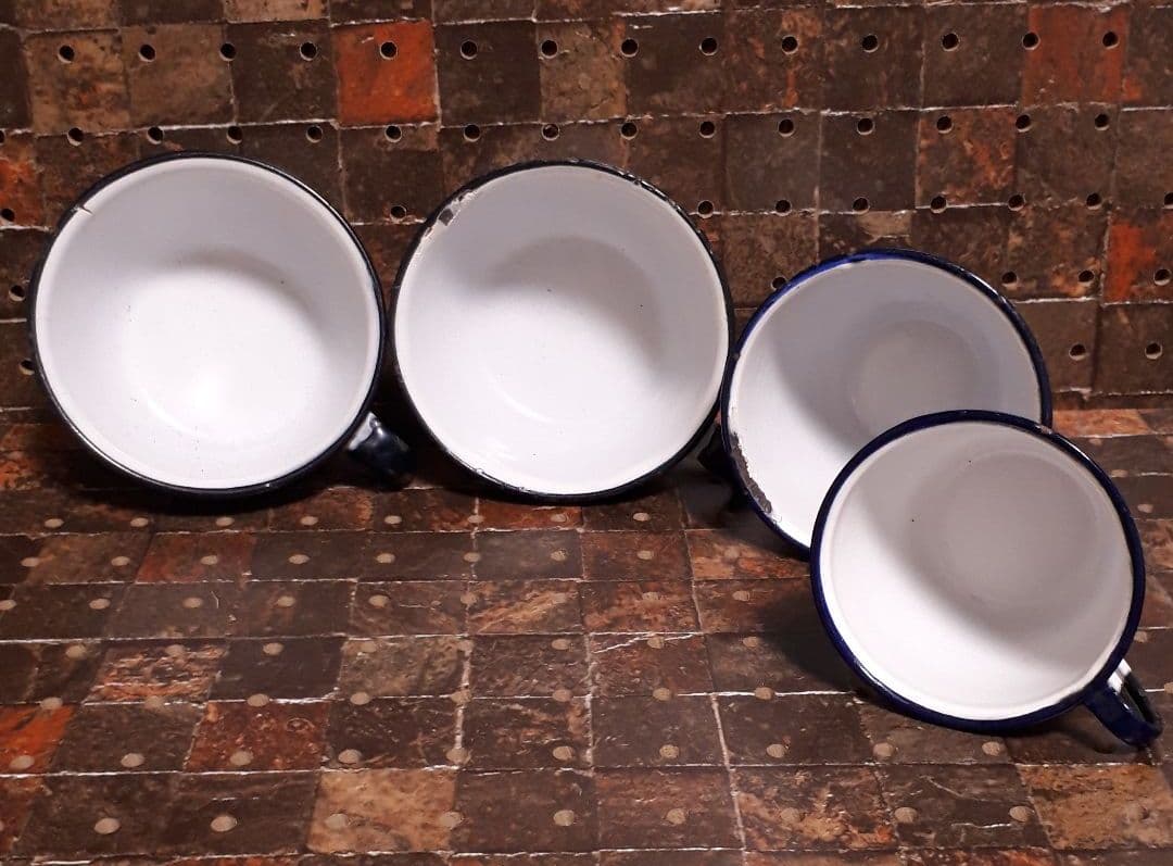 ホーロープレート4枚&コーヒーカップ4個セット スウェーデン製の通販