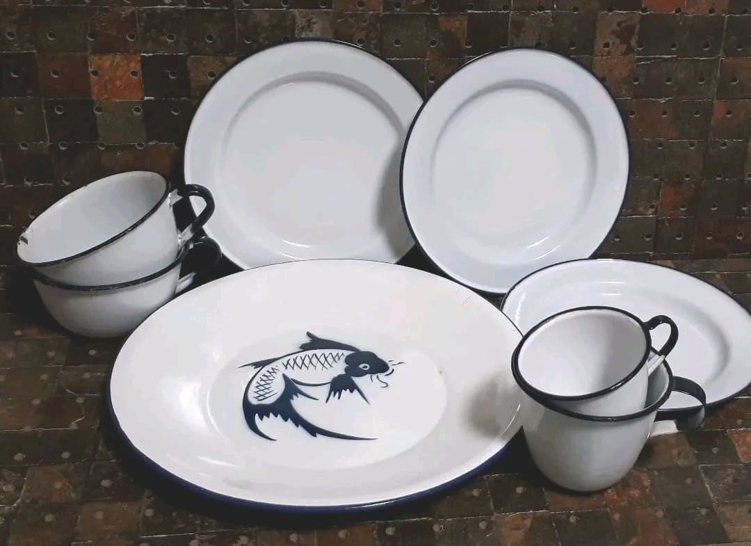 ホーロープレート４枚&コーヒーカップ４個セット スウェーデン製 ホーロープレート4枚&コーヒーカップ4個セット スウェーデン製