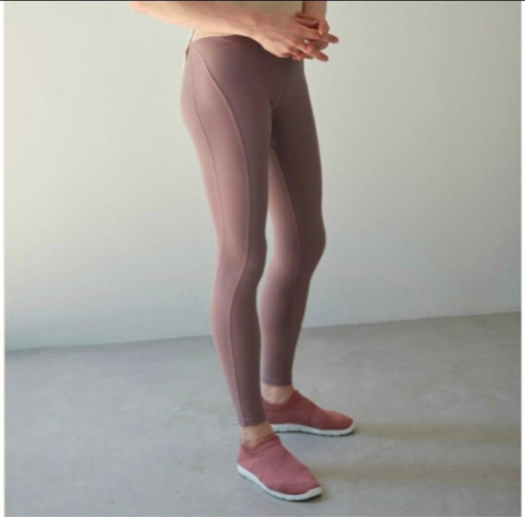 チャコット ハイテンション美脚 フィットレギンス オンライン限定希少