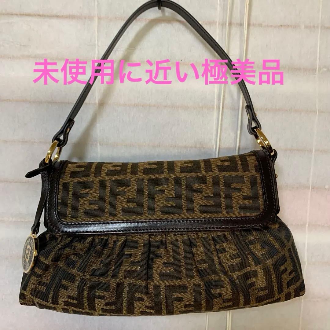 Fendi ロゴ入りショルダーバッグ ブラウン FENDI Zucchino Multicolor Croissant Hobo Shoulder Bag w/ Woven