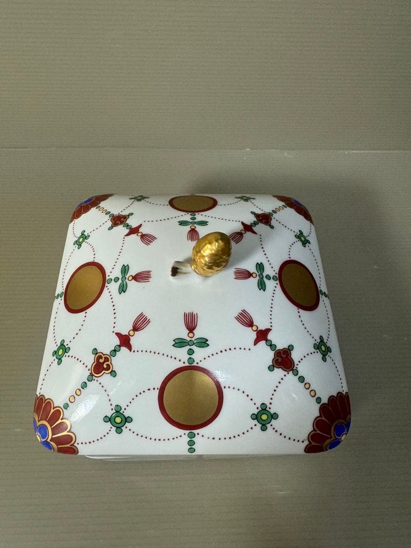 2513 希少 有田焼 其泉窯 角二段重 錦日輪赤玉瓔珞文 未使用 - メルカリ