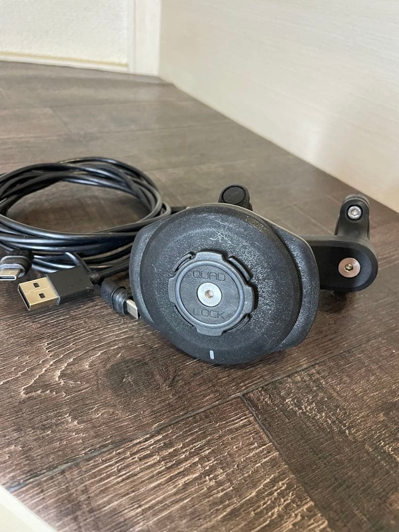 QUAD LOCK 充電器 + バイクマウント 防水 ワイヤレス充電ヘッド クアッドロック