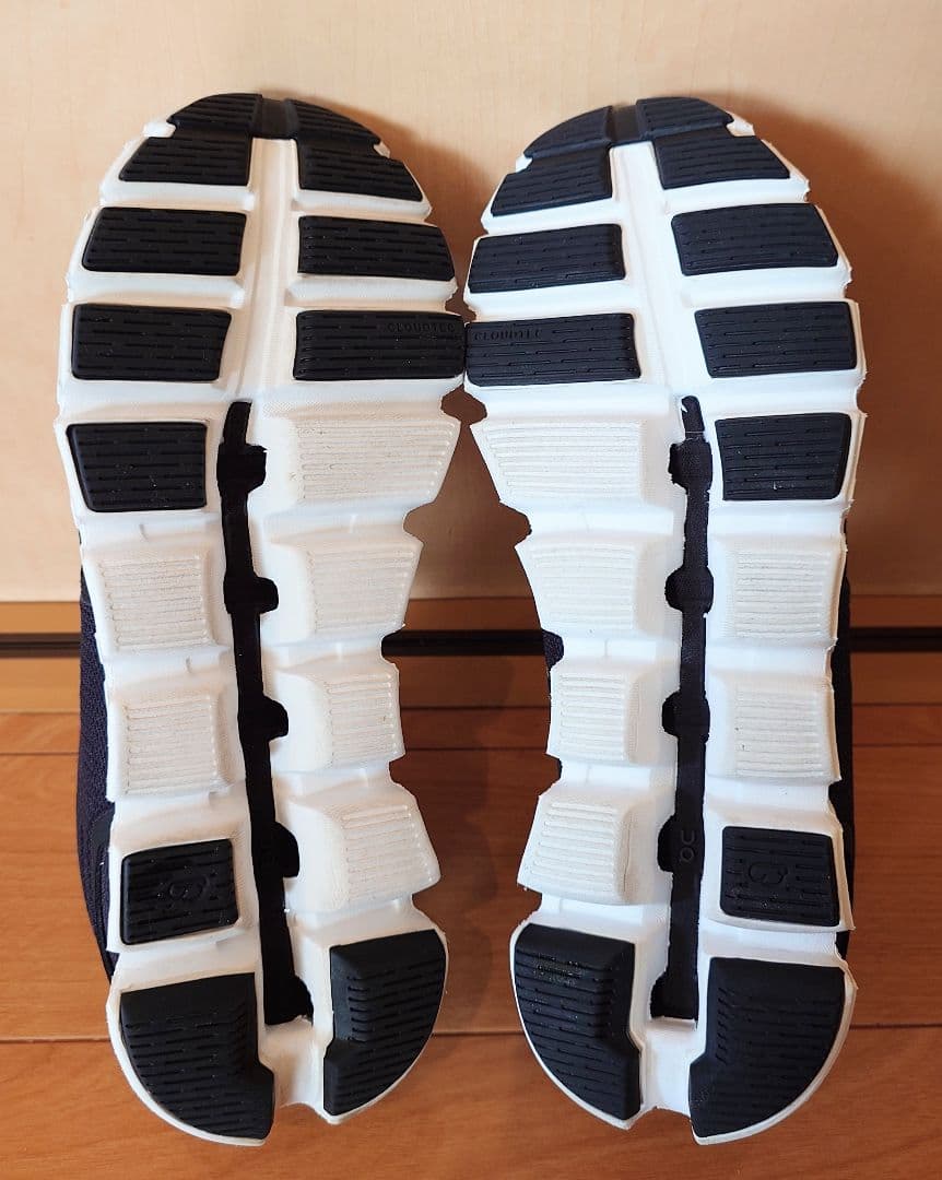 ON クラウド5 24.5cm 中古美品