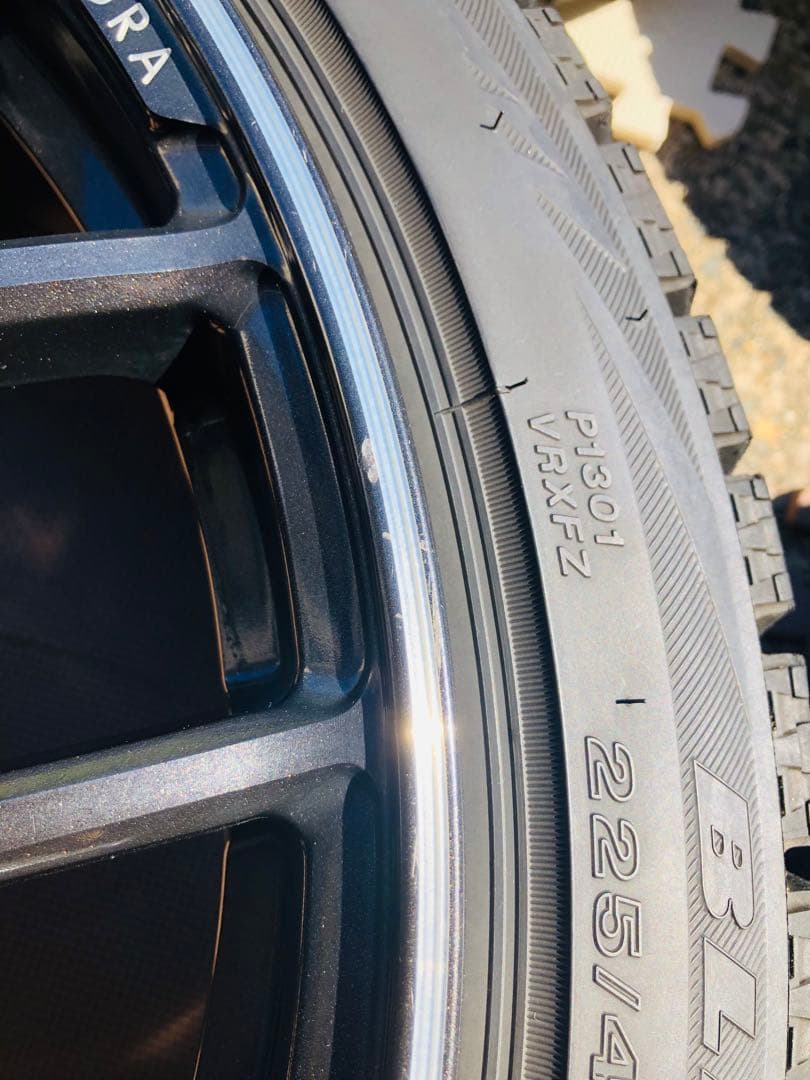 シゲ　2/4 rays ホムラ 8.5j43 2x8GTS 19インチ