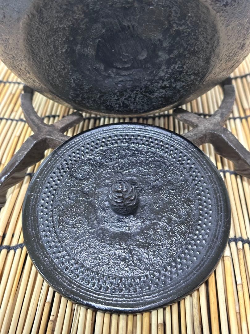 未使用品、供箱、付属品付 南部盛榮堂OIGEN造 算玉アラレ 南部鉄瓶