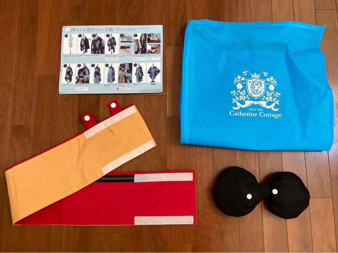 Catherine Cottage 椿ベージュ・黒袴・肌襦袢のセット 160