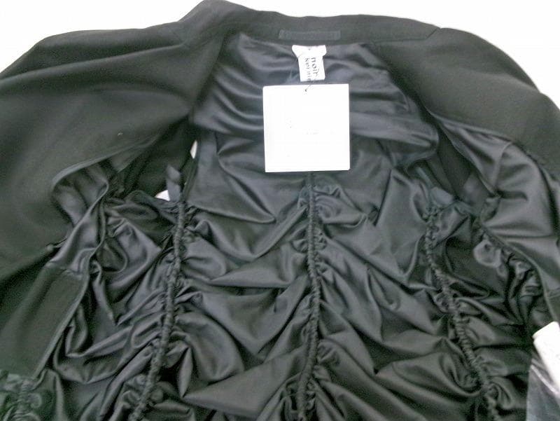 ノワール ケイ ニノミヤ コムデギャルソン ラッフルコート - メルカリ