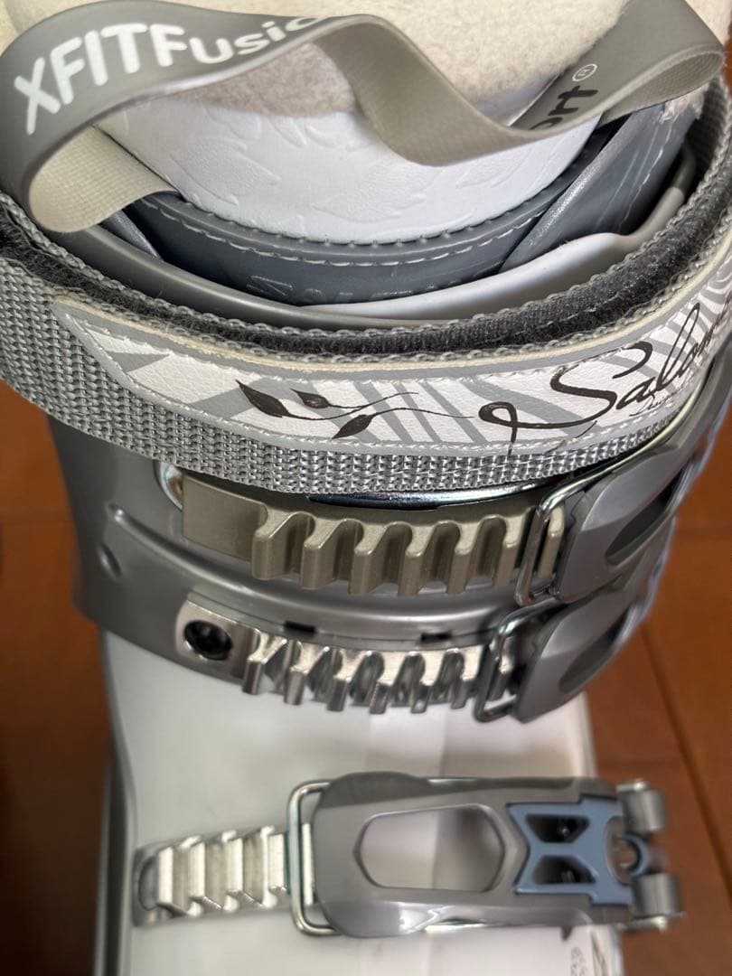 レディーススキーブーツSalomon DIVINE4 23.5cm