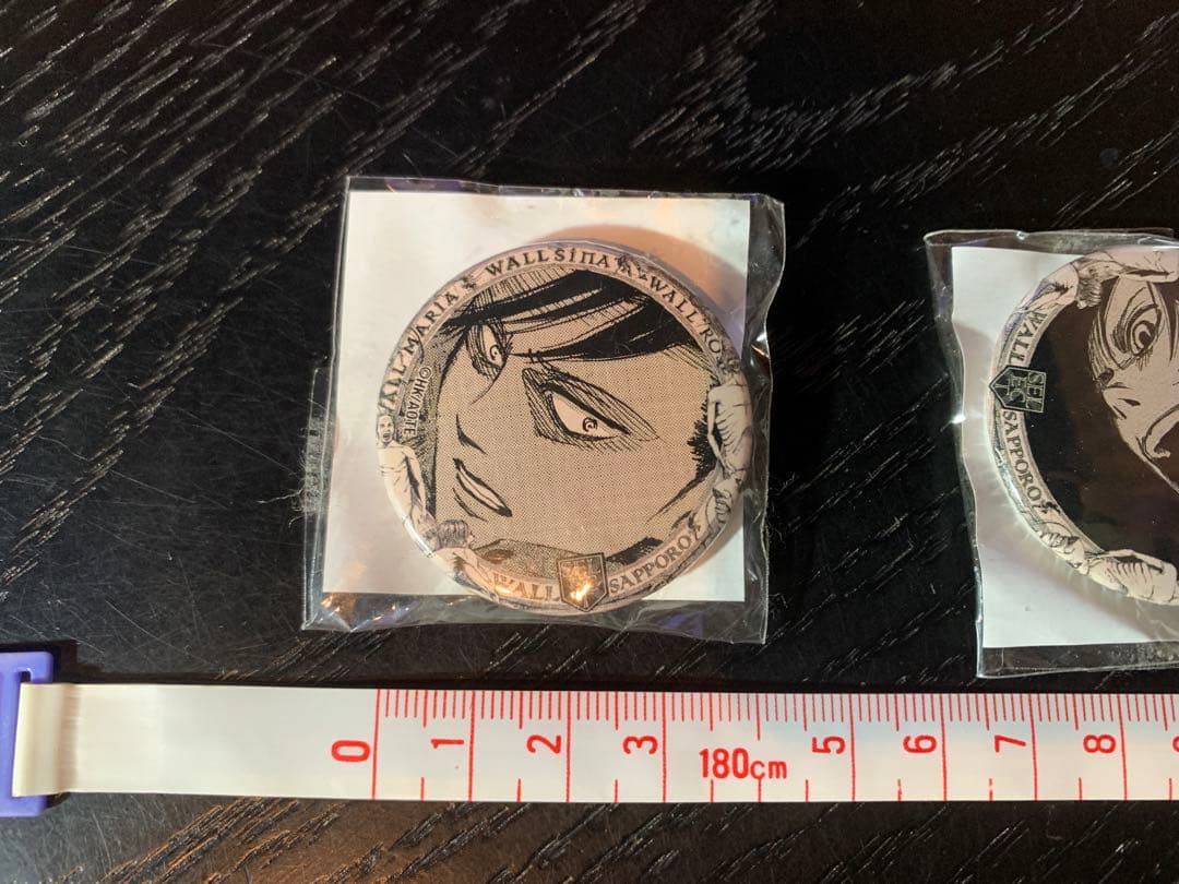 非売品 進撃の巨人展 2016 エレン リヴァイ 缶バッジセット 希少 レア