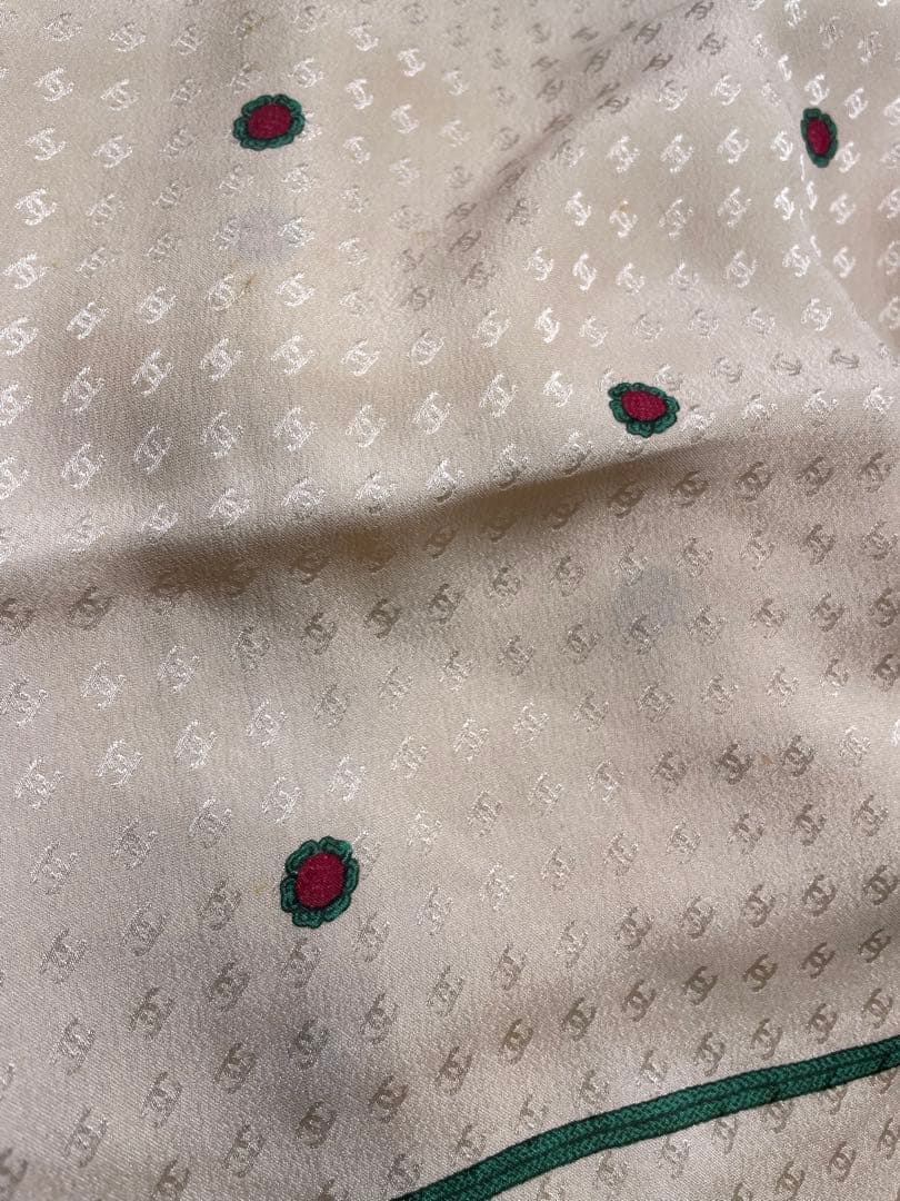 美品】CHANEL ドット柄 シルクスカーフ 85✖️85サイズ イタリア製