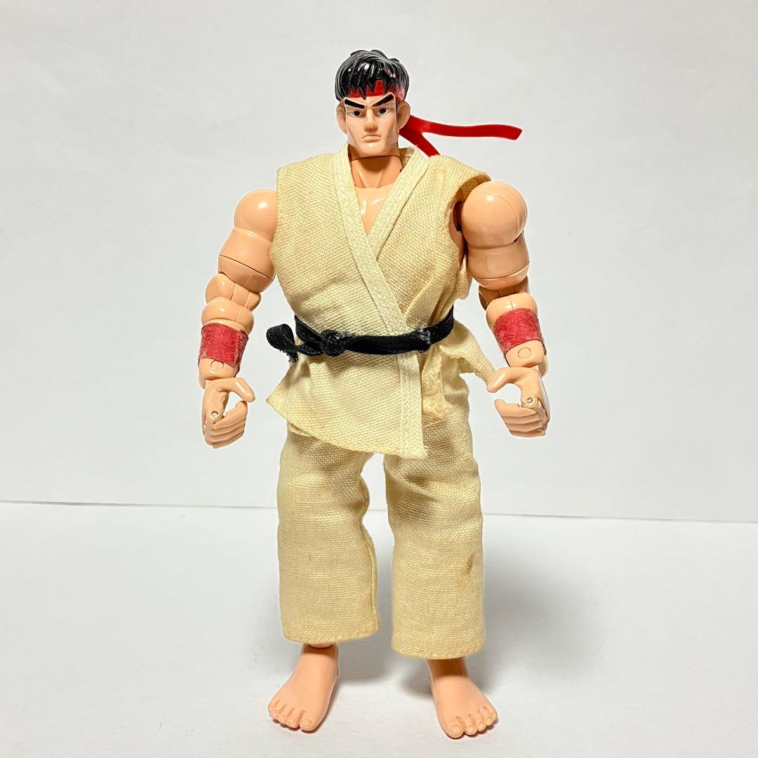 ストリートファイター　リュウ　可動式フィギュア　BANDAI 1993年 日本製 Amazon.co.jp: ストリートファイター アクションフィギュア 1/12