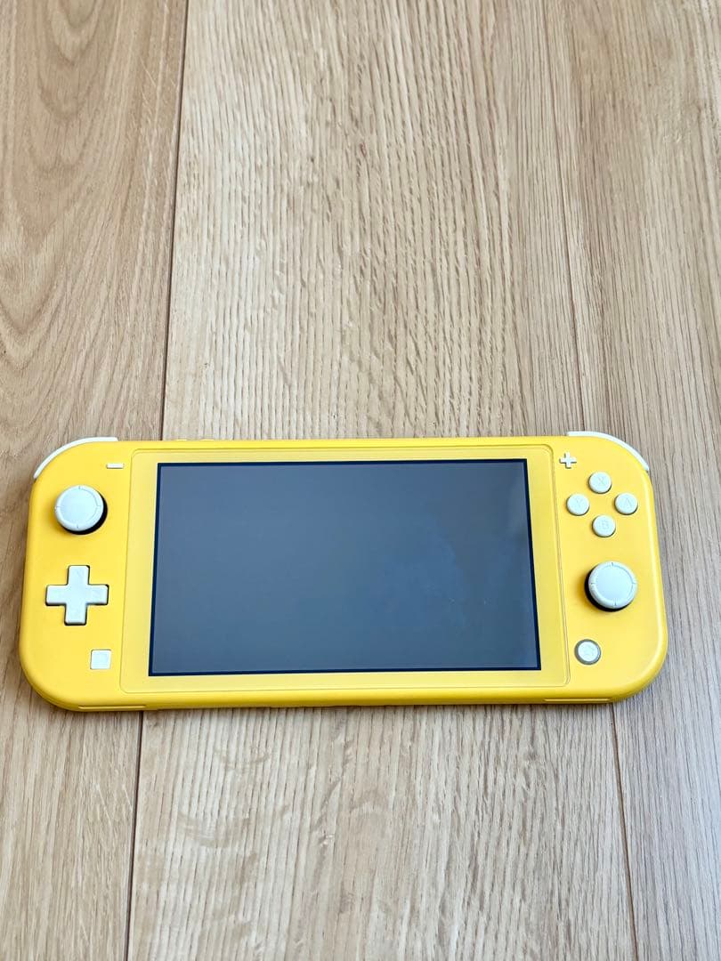 Nintendo Switch Lite イエロー 本体 箱 アダプター ケース
