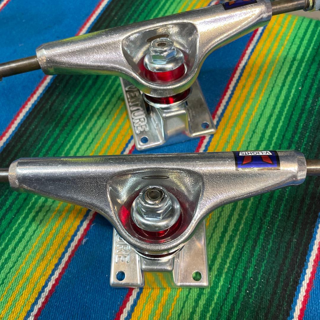 V-Lights Venture スケートボードトラック 5.2L