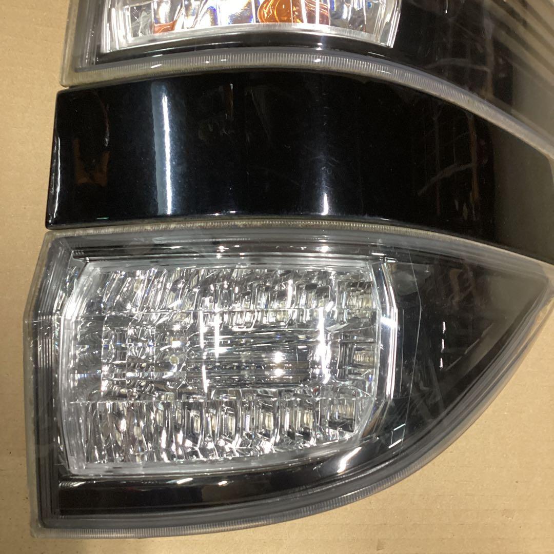 20 ヴェルファイア 純正 左右テールランプ フィニッシャーセット 202黒