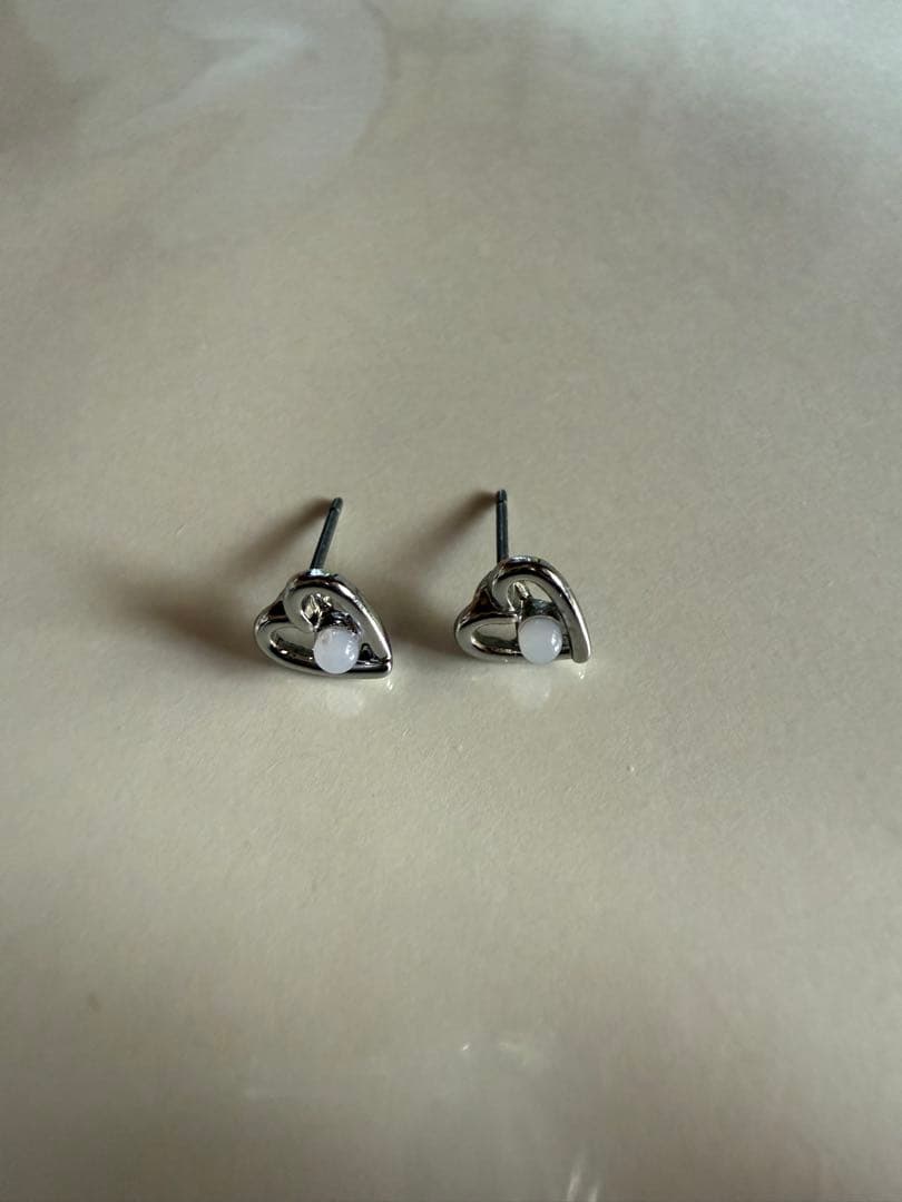 ami ハート型 シルバーピアス 定価23000円】ami シルバー ハート型
