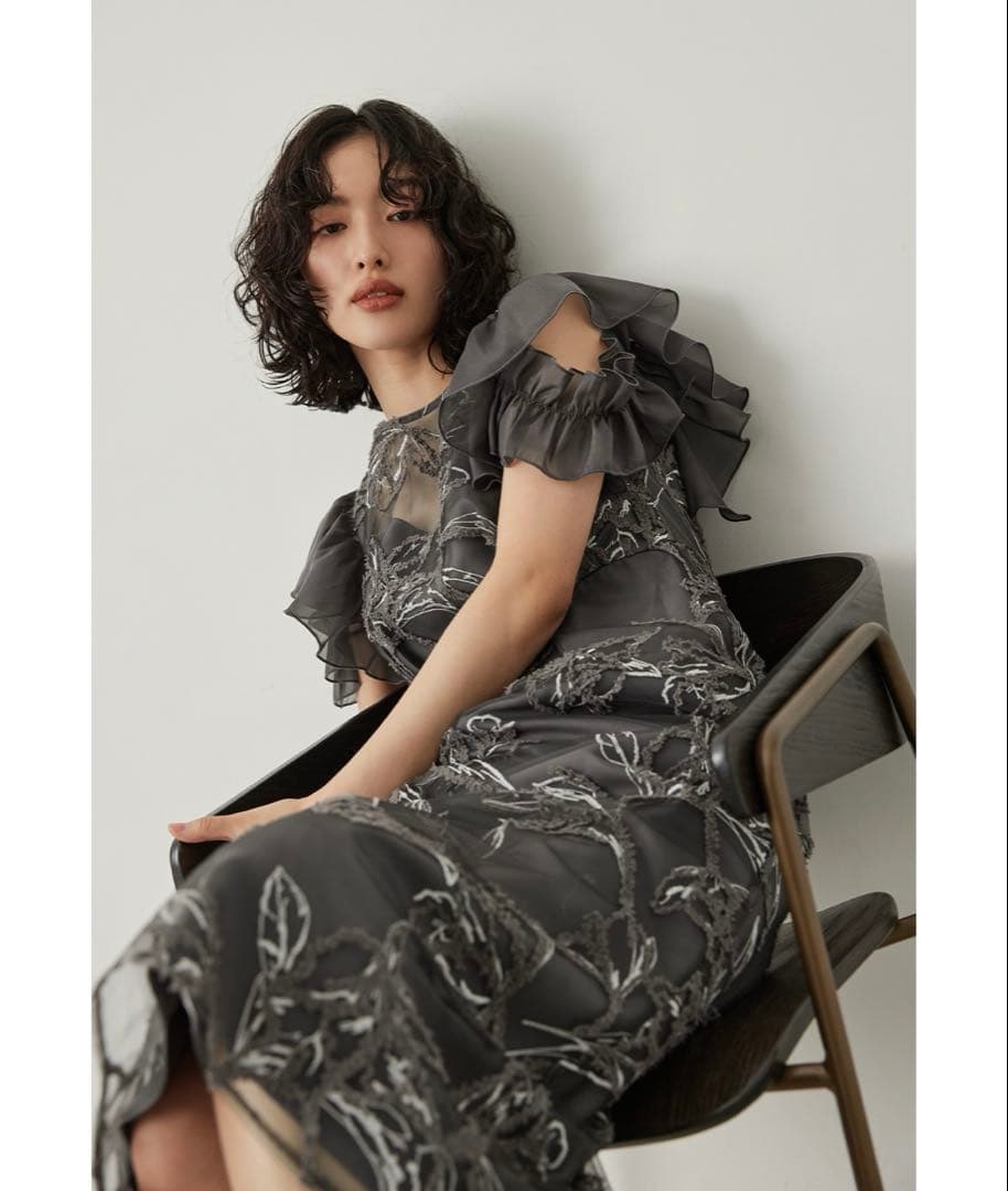 niana フェザーフラワーフレアスリーブドレス 楽天市場】フェザーフラワーフレアスリーブドレス パーティードレス