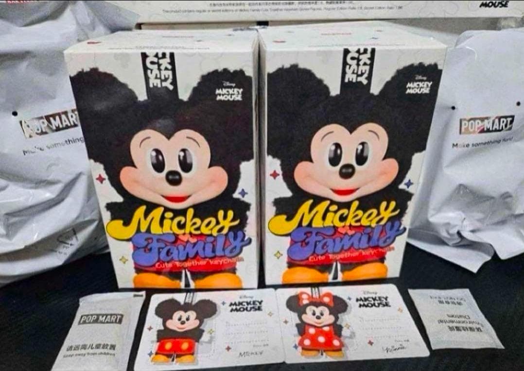 すぐ発送可能新品 POPMART ディズニーキーホルダーアソートミッキーとミニー すぐ発送可能POPMART ディズニーキーホルダーアソートミッキーとミニー