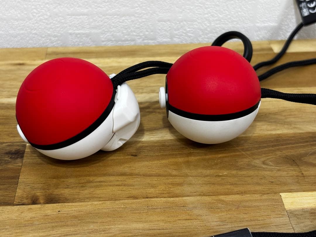 激レア/ミュウ1体入り】モンスターボール Plus2個＋充電スタンド＋ケース付