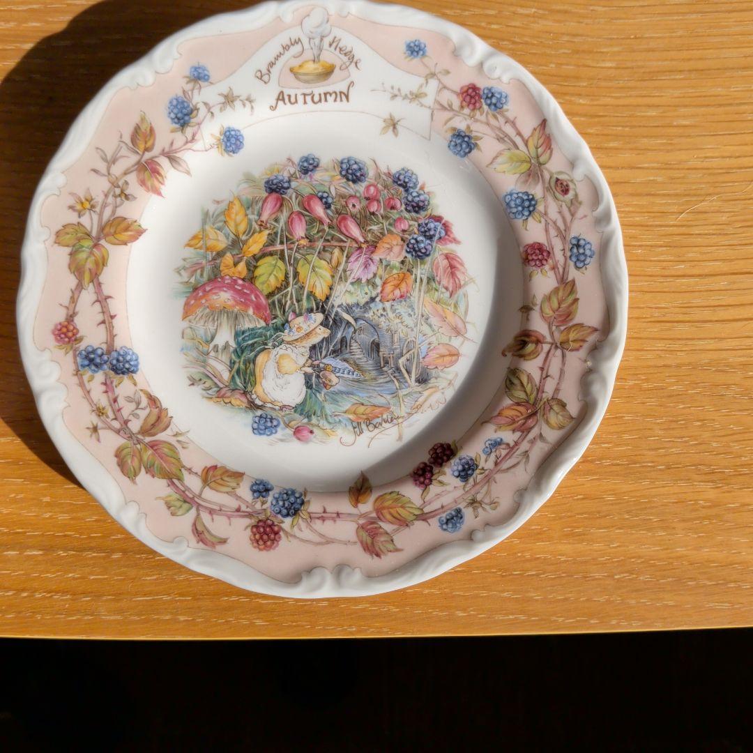 四季のデザイン 陶器の皿 4枚セットロイヤルドルトン