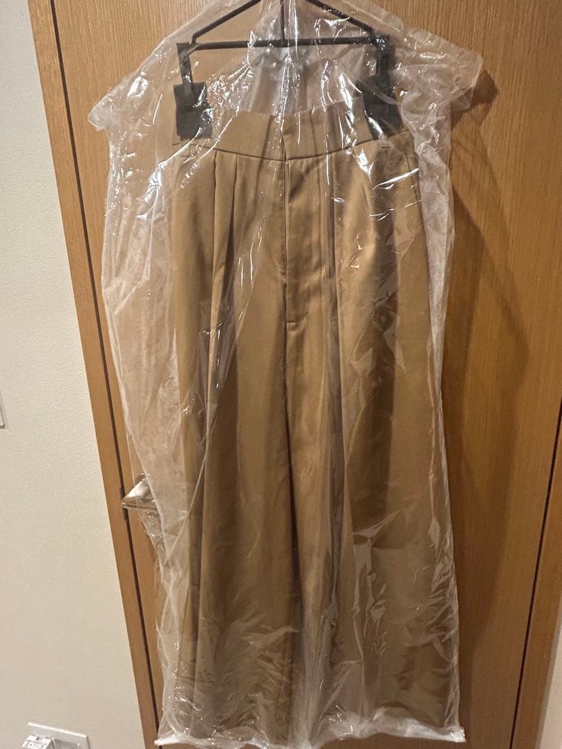 クリーニング済] yori コットンダブルタックパンツ