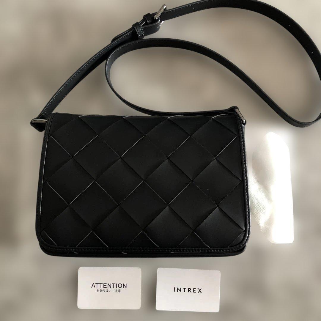 INTREX ブラック キルティング ショルダーバッグ　ボッテガ ボッテガヴェネタ/ショルダーバッグ/イントレチャート ミニ クロス